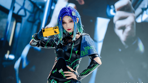 Crowd gathered at the Nubia Neo booth with the slogan “Born to Win” at a technology exhibition, featuring game-themed decorations.