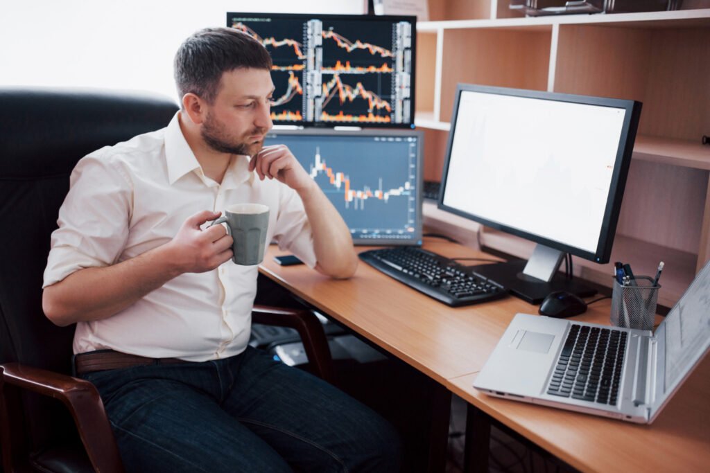 Secrets of Forex Prop Trading: What Successful Traders Do Differently